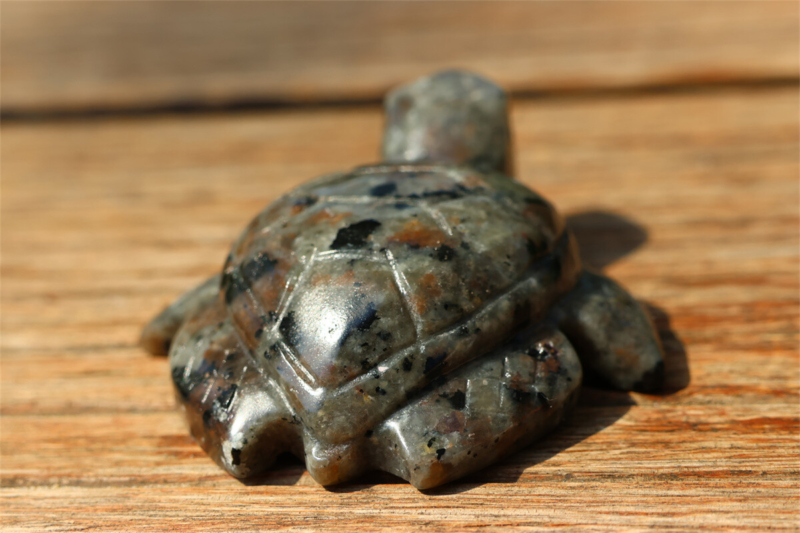 2&apos;&apos; Carved Natural Yooperlite sea Turtle Reiki Quartz Crystal Skull Healing 1pc