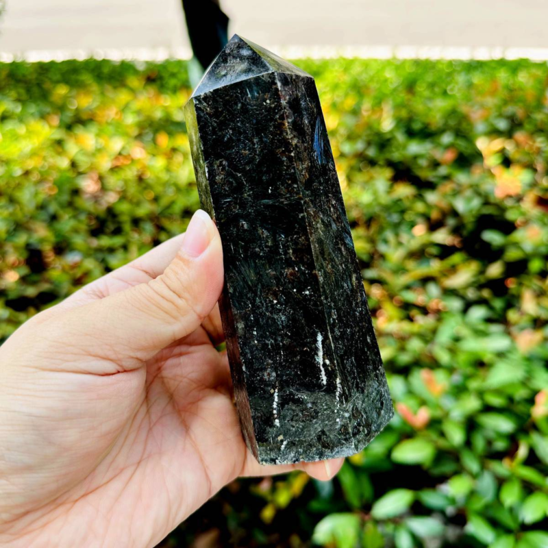 685g Natural Firework Stone Quartz Obelisk Crystal Wand Point Tower Healing