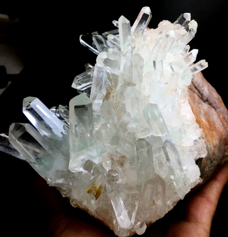 1423g  Himalayan Phantom &apos;Green Ghost&apos; Lemuria QUARTZ Crystal Point&Pyramid P924