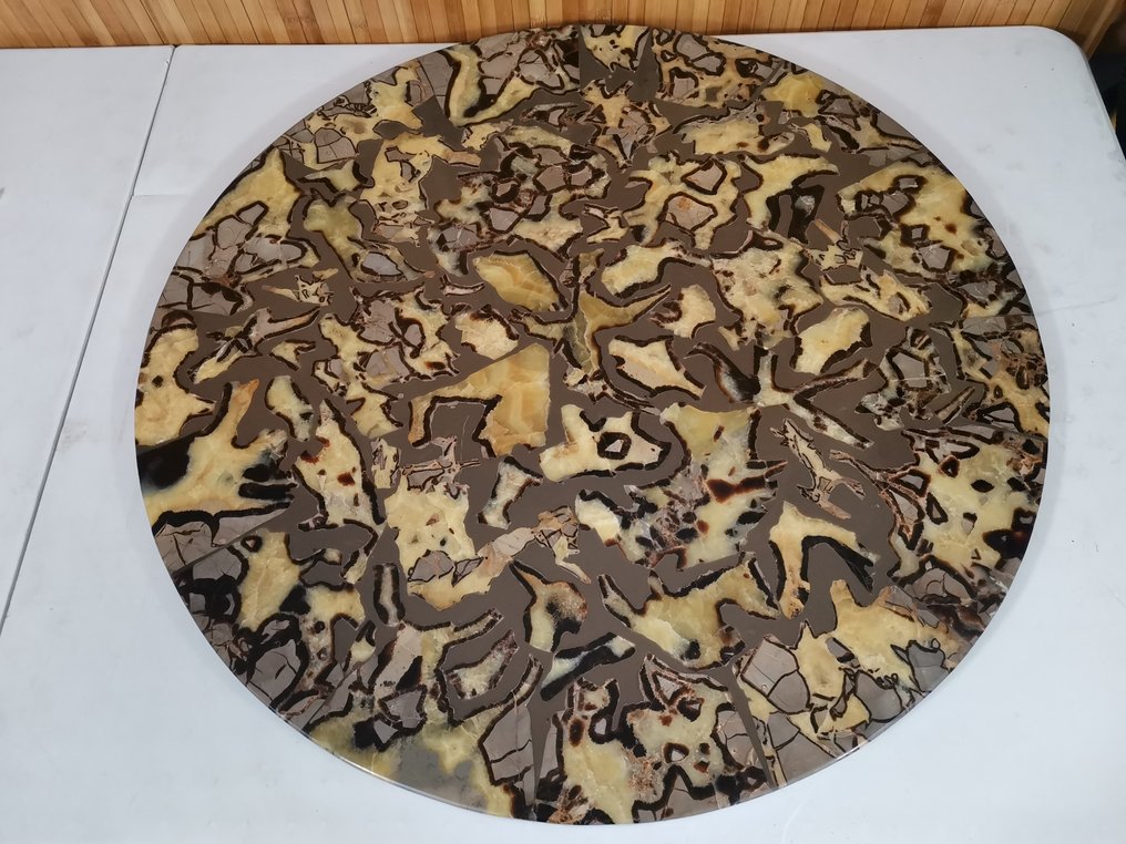 Rare Original Natural Septarian Table Top, Unique handmade.One of a kind! - Height: 70 cm - Width: 70 cm- 20 kg