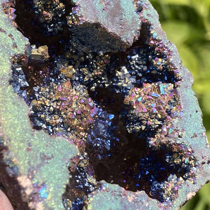 170g Electroplating color Natural Crystal Agate cave ornaments crystal cluster q