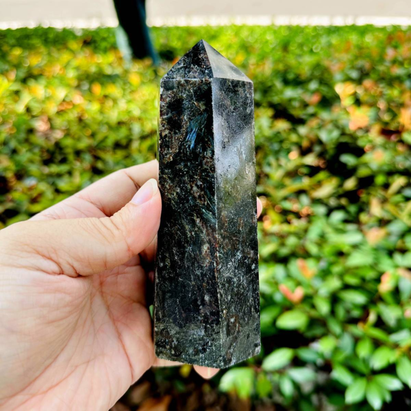 685g Natural Firework Stone Quartz Obelisk Crystal Wand Point Tower Healing