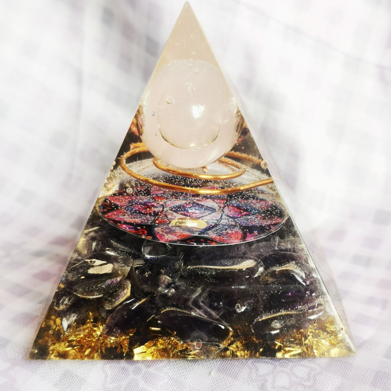 110G Crystal Energy Pyramid Meditation Healing