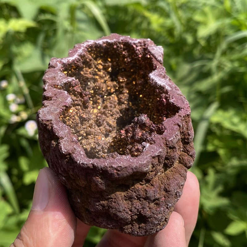 170g Electroplating color Natural Crystal Agate cave ornaments crystal cluster q