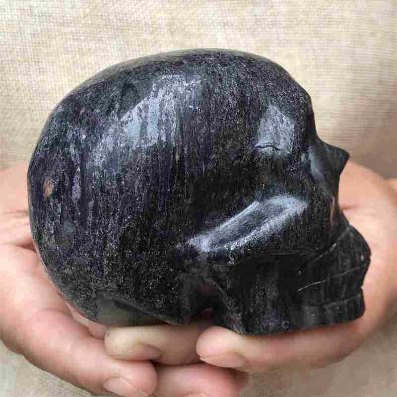 0.55Kg Natural black jade quartz skull carved Quartz Crystal skull Healing