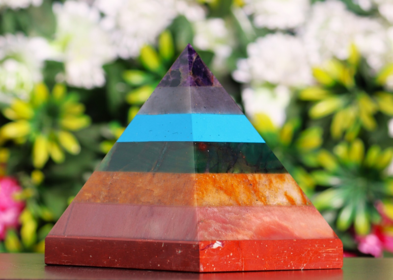 14CM Natural Seven Chakra Aura Healing Power Reiki Spirit Energy Stone Pyramid