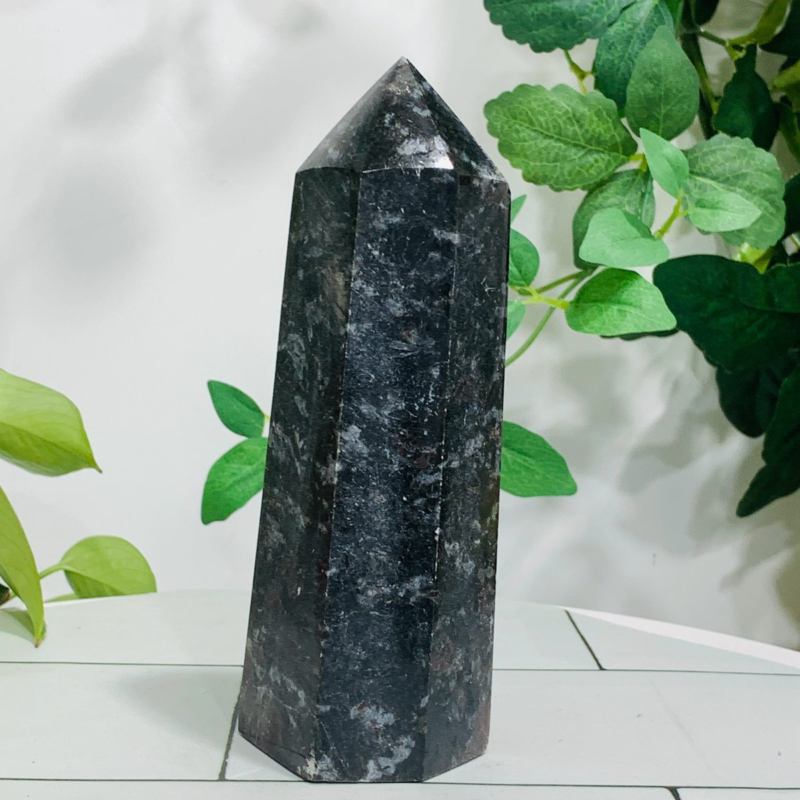 679g Natural Firework Stone Quartz Obelisk Crystal Wand Point Tower Healing