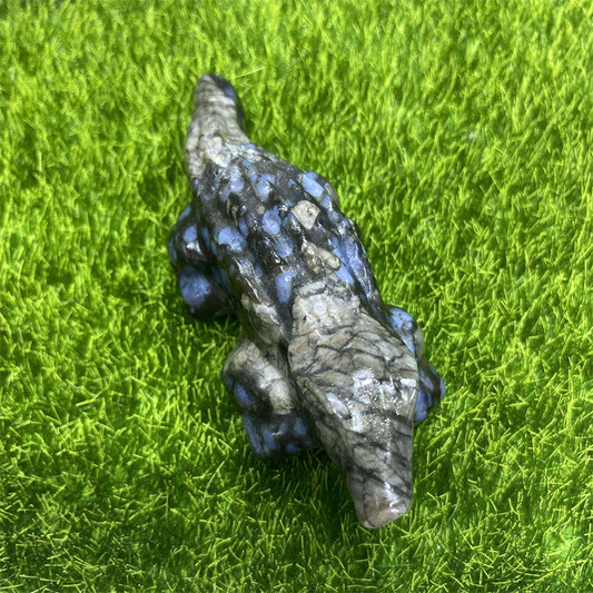 1pc Natural amphibole  salamander Quartz hand carved Quartz Crystal stone skull