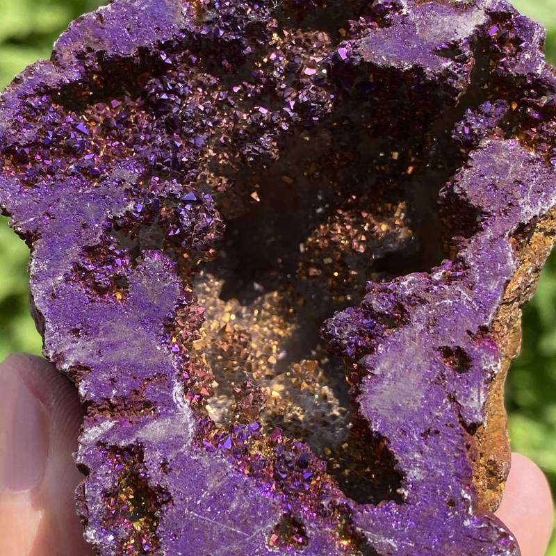 190g Electroplating color Natural Crystal Agate cave ornaments crystal cluster q