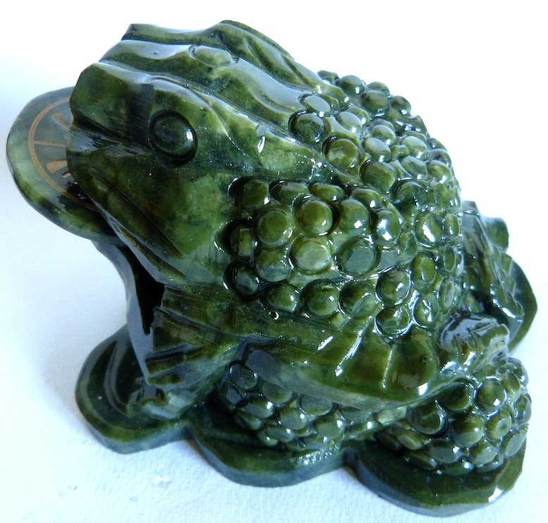 Nephrite lucky frog - 13 x 8.5 cm- 1.17 kg