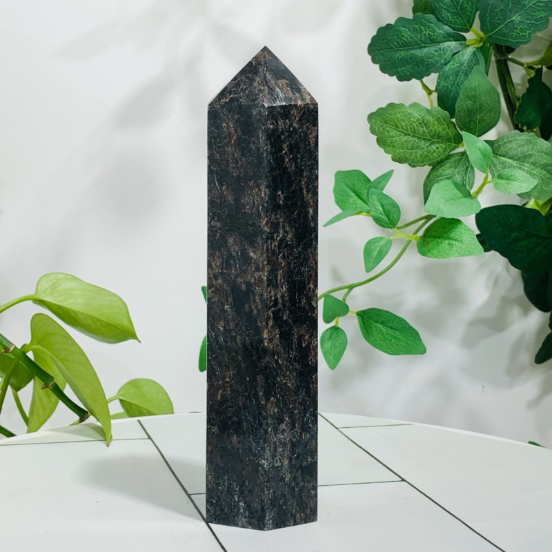 850g Natural Firework Stone Quartz Obelisk Crystal Wand Point Tower Healing