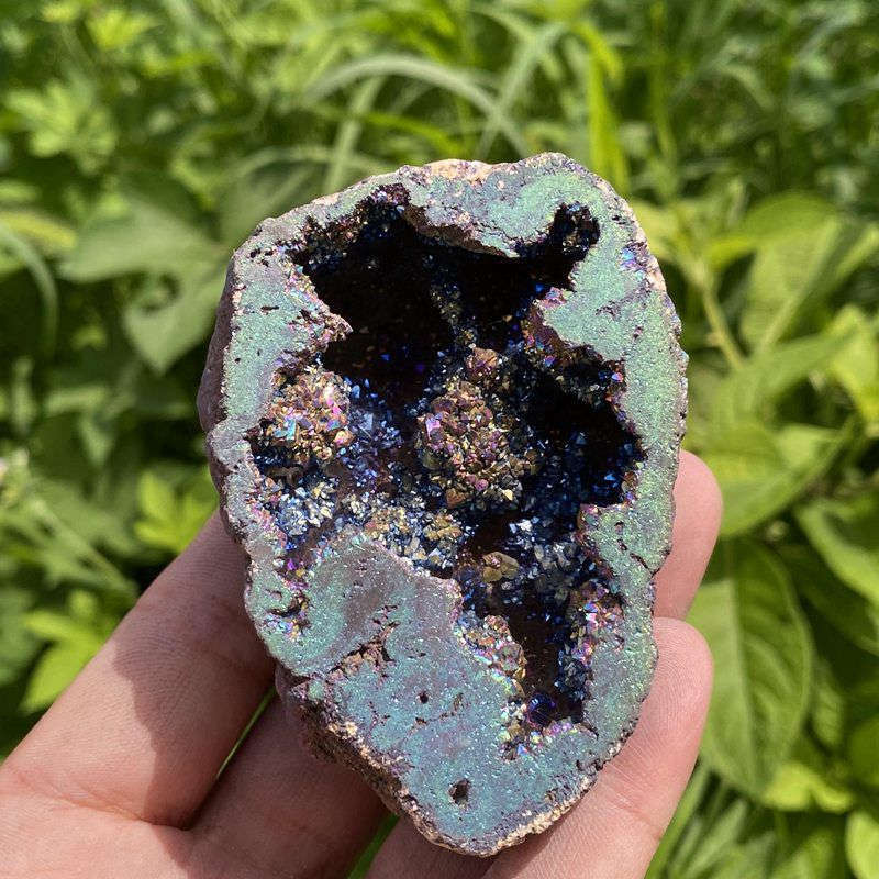 170g Electroplating color Natural Crystal Agate cave ornaments crystal cluster q