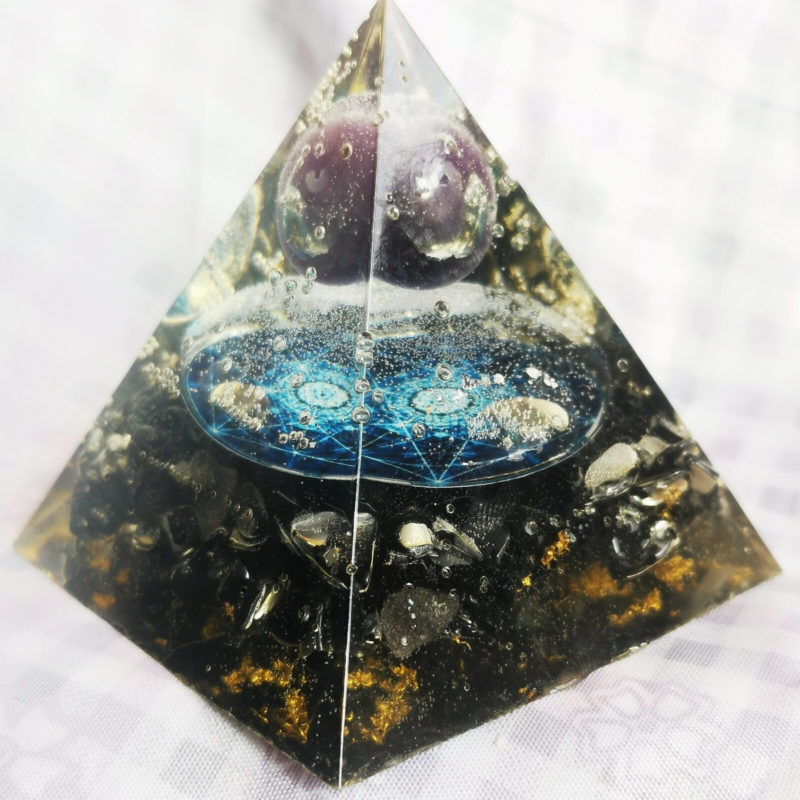 110G Crystal Energy Pyramid Meditation Healing