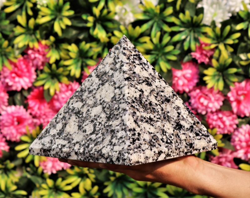 170 MM Natural Diorite Rock Stone Healing Power Chakra Reiki Aura Spirit Pyramid