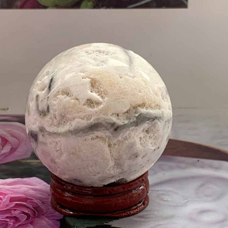 162g Natural white fluorite ball crystal quartz sphere reiki healing Gem