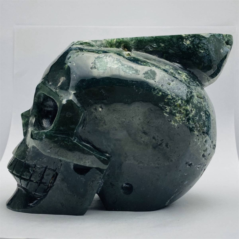 1600g Natural Nice Aquatic agate Quartz Skull Hand Carved Crystal Healing Skull