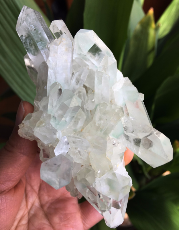 275.9g Clear Natural Beautiful QUARTZ green pyramid Crystal Cluster Specimen