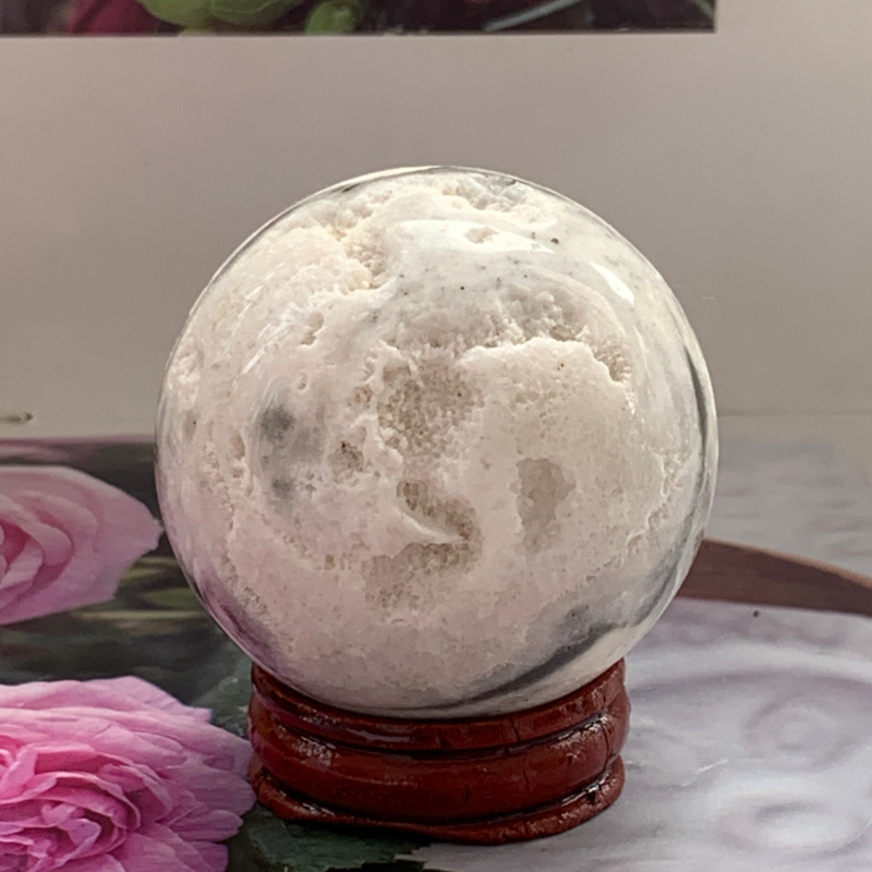 162g Natural white fluorite ball crystal quartz sphere reiki healing Gem