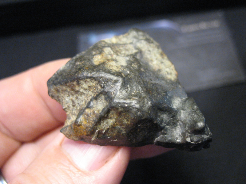 Meteorite NWA 8015 - L5 Melt-Breccia - Big melt veins !!!