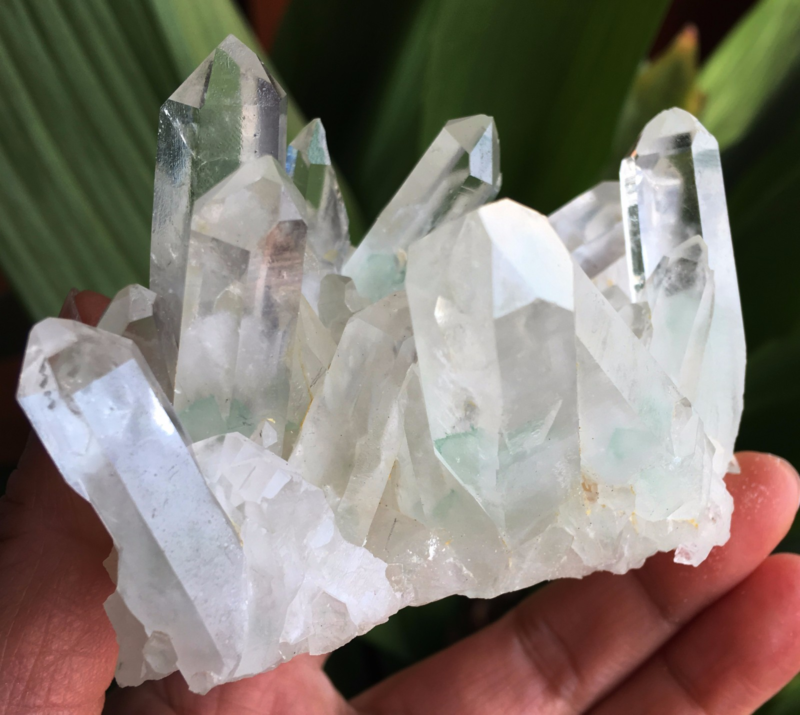 275.9g Clear Natural Beautiful QUARTZ green pyramid Crystal Cluster Specimen