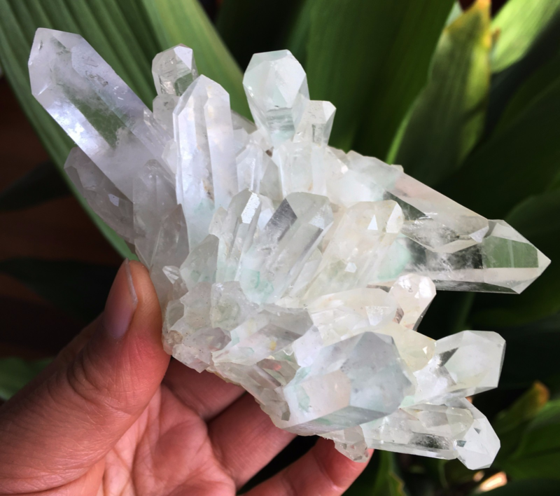275.9g Clear Natural Beautiful QUARTZ green pyramid Crystal Cluster Specimen