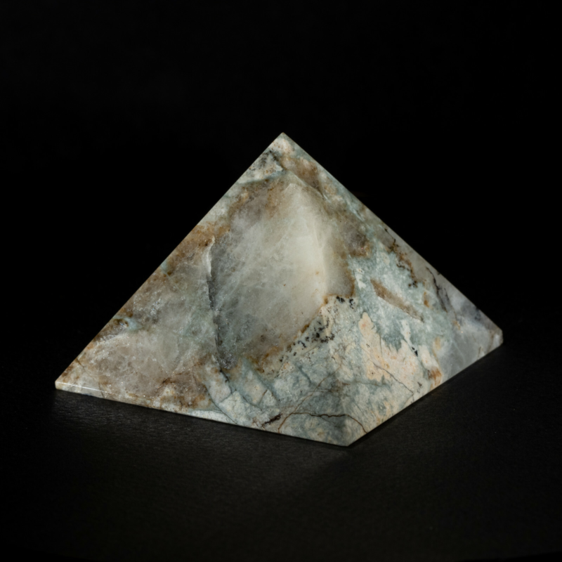 45mm Fluorescent Hackmanite in Natrolite pyramid from Lovozero massif, Kola