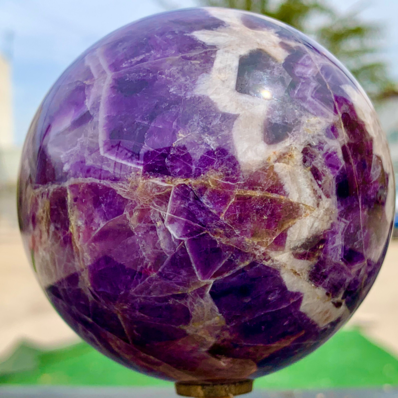 1.8LB Natural beautiful Dream Amethyst Quartz Crystal Sphere Ball Healing