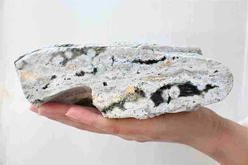 1.55kg Natural unknown quartz skull carved Quartz Crystal skull Healing