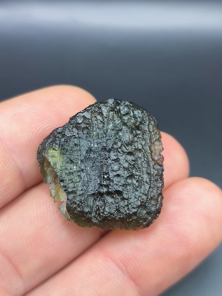 Superb quality MOLDAVITE from Chlum, South Bohemia - Czech Republic - Height: 27 mm - Width: 27 mm - 6.9 g