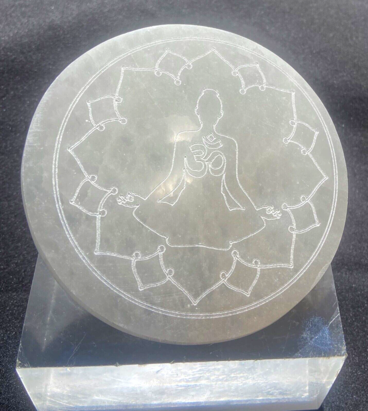 Selenite Crystal(Gypsum)Etched White Lotus Mediation Disk 246 Grams- 8.6 Oz&apos;s