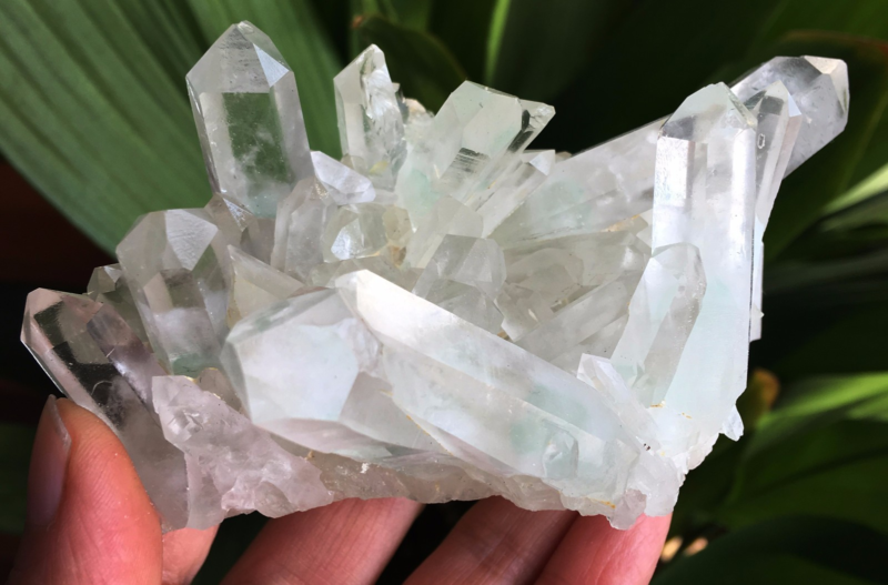 275.9g Clear Natural Beautiful QUARTZ green pyramid Crystal Cluster Specimen