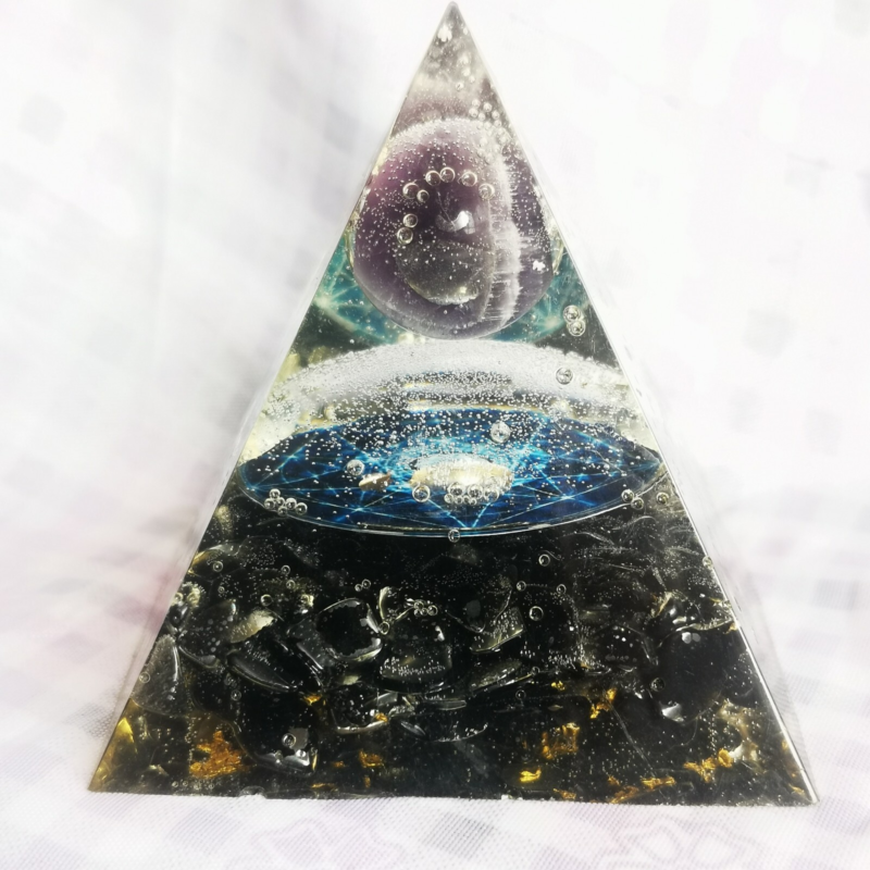 110G Crystal Energy Pyramid Meditation Healing