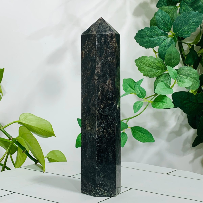 712g Natural Firework Stone Quartz Obelisk Crystal Wand Point Tower Healing