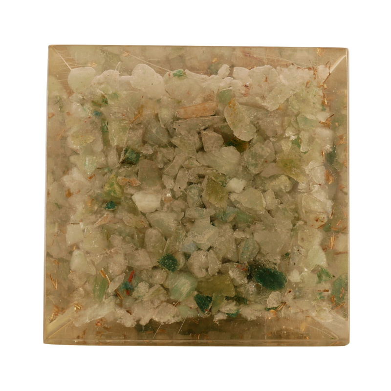 Jade Green Stone Orgone Pyramid Yoga Medtation Healing Crystal Free Shipping