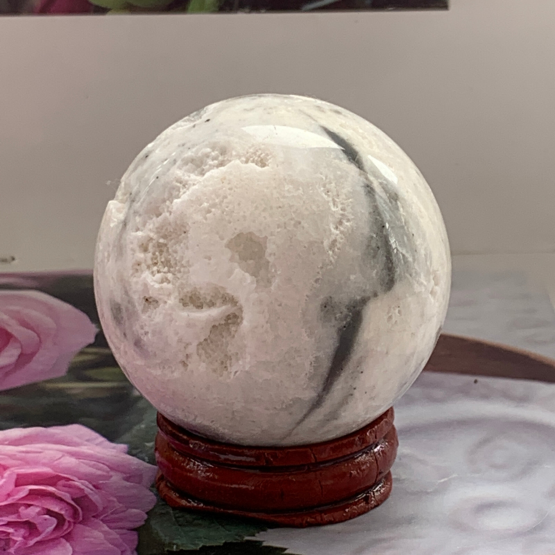 162g Natural white fluorite ball crystal quartz sphere reiki healing Gem