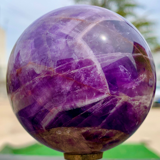 415G Natural beautiful Dream Amethyst Quartz Crystal Sphere Ball Healing
