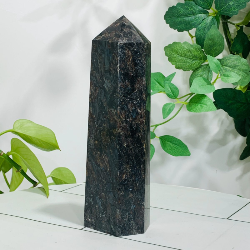 850g Natural Firework Stone Quartz Obelisk Crystal Wand Point Tower Healing