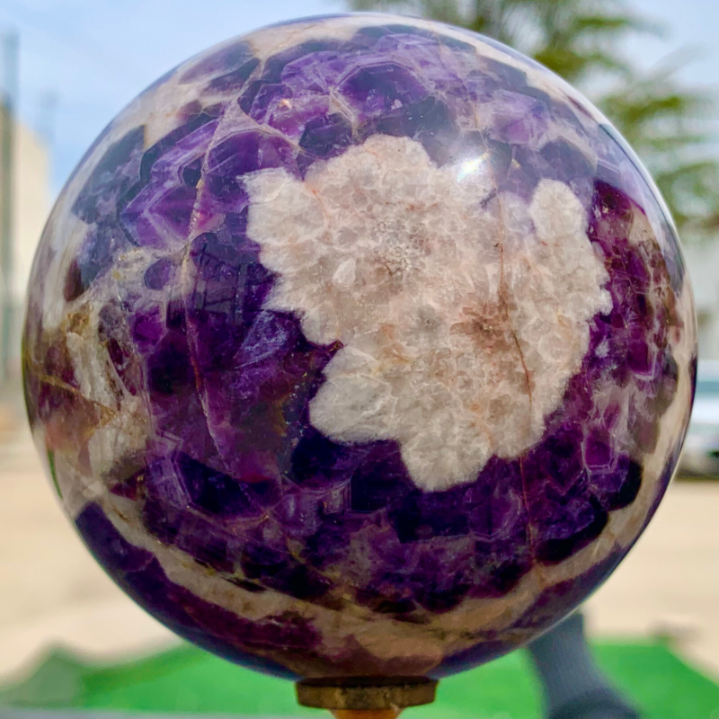 1.8LB Natural beautiful Dream Amethyst Quartz Crystal Sphere Ball Healing