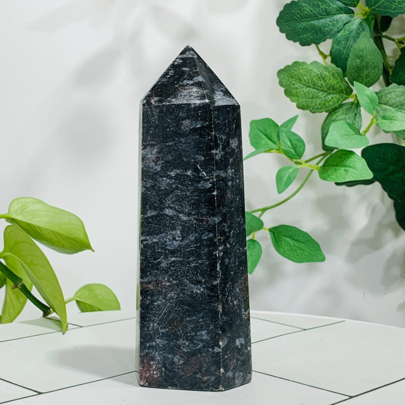 679g Natural Firework Stone Quartz Obelisk Crystal Wand Point Tower Healing