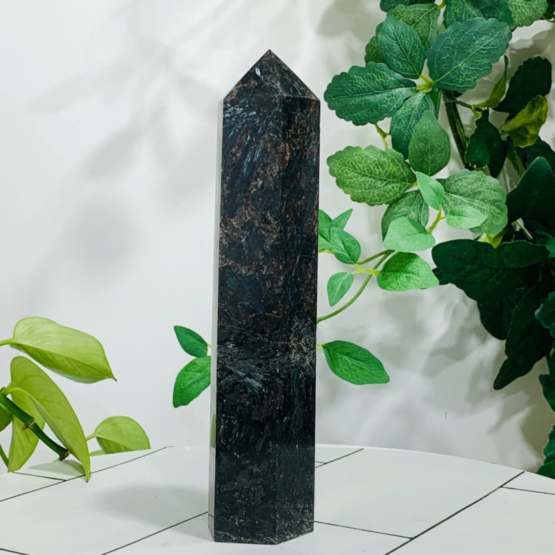 712g Natural Firework Stone Quartz Obelisk Crystal Wand Point Tower Healing