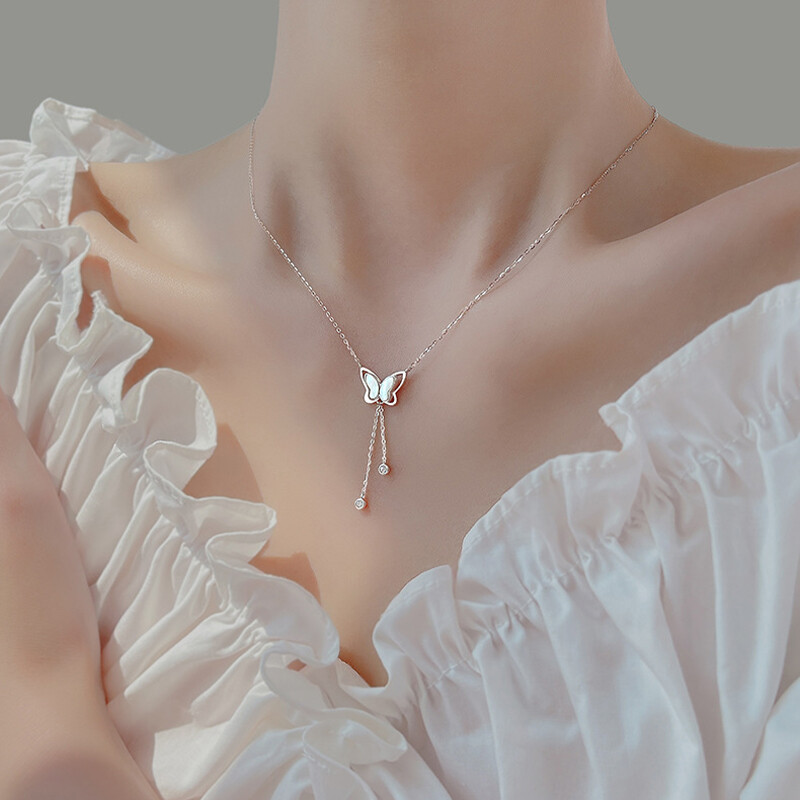 New Shiny Butterfly Necklace Ladies Exquisite Clavicle Chain Necklace Jewelry Bh