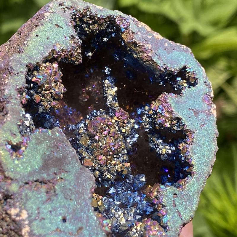 170g Electroplating color Natural Crystal Agate cave ornaments crystal cluster q