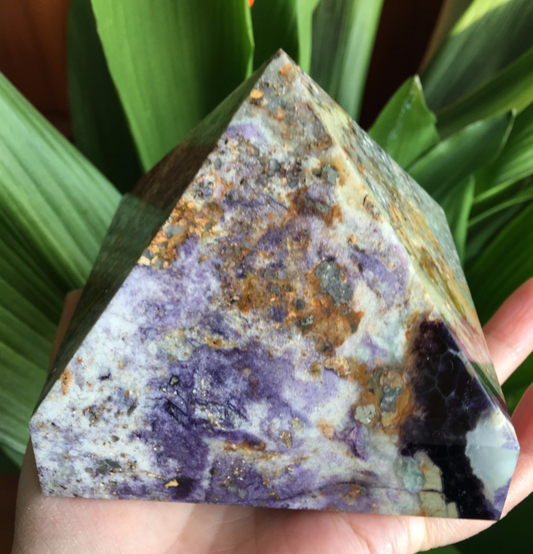 Natural  tourmaline&  fluorite&chalcopyrite& amethyst Crystal Gem Stone Pyramid