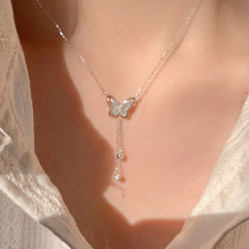 New Shiny Butterfly Necklace Ladies Exquisite Clavicle Chain Necklace Jewelry Bh