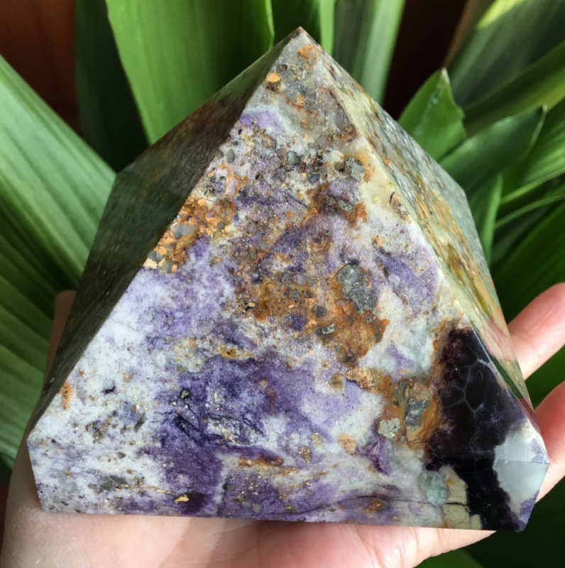 Natural  tourmaline&  fluorite&chalcopyrite& amethyst Crystal Gem Stone Pyramid