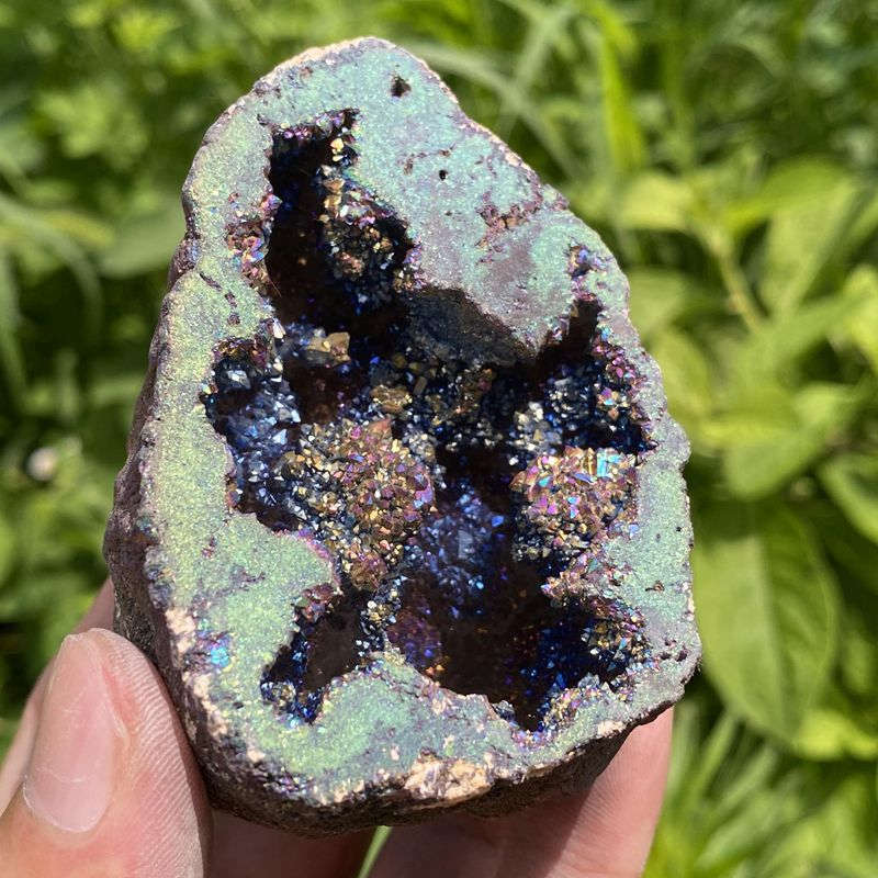 170g Electroplating color Natural Crystal Agate cave ornaments crystal cluster q