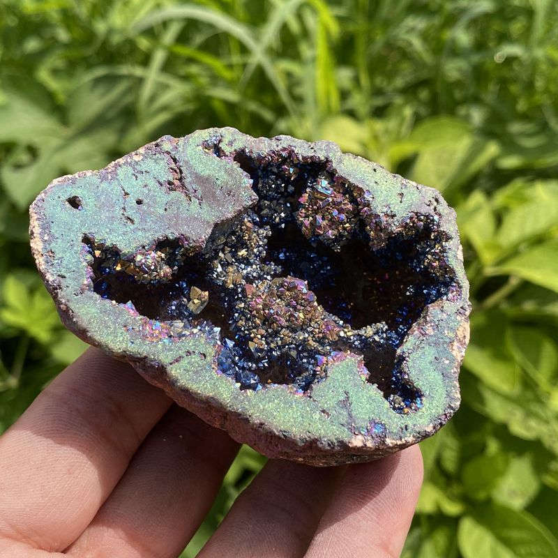 170g Electroplating color Natural Crystal Agate cave ornaments crystal cluster q