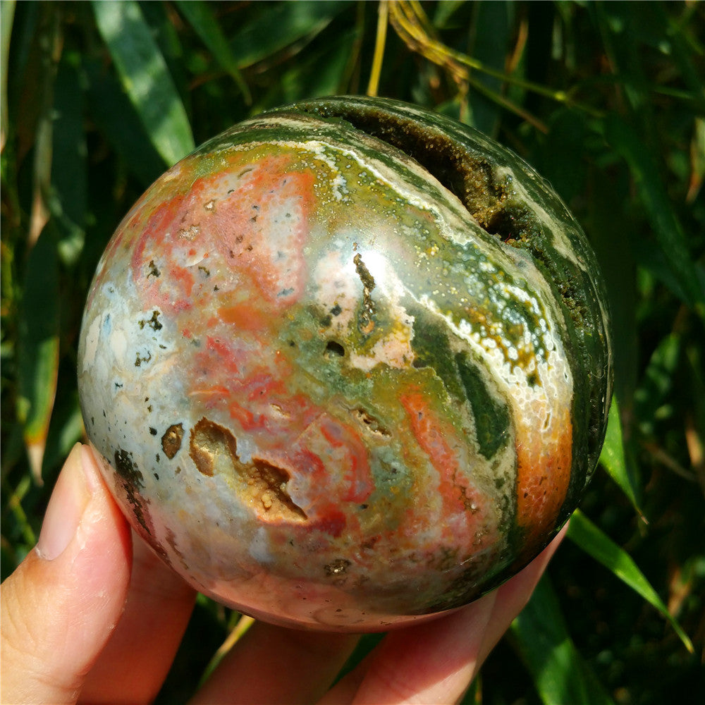 Bola de cristal tallada de Ocean Jasper