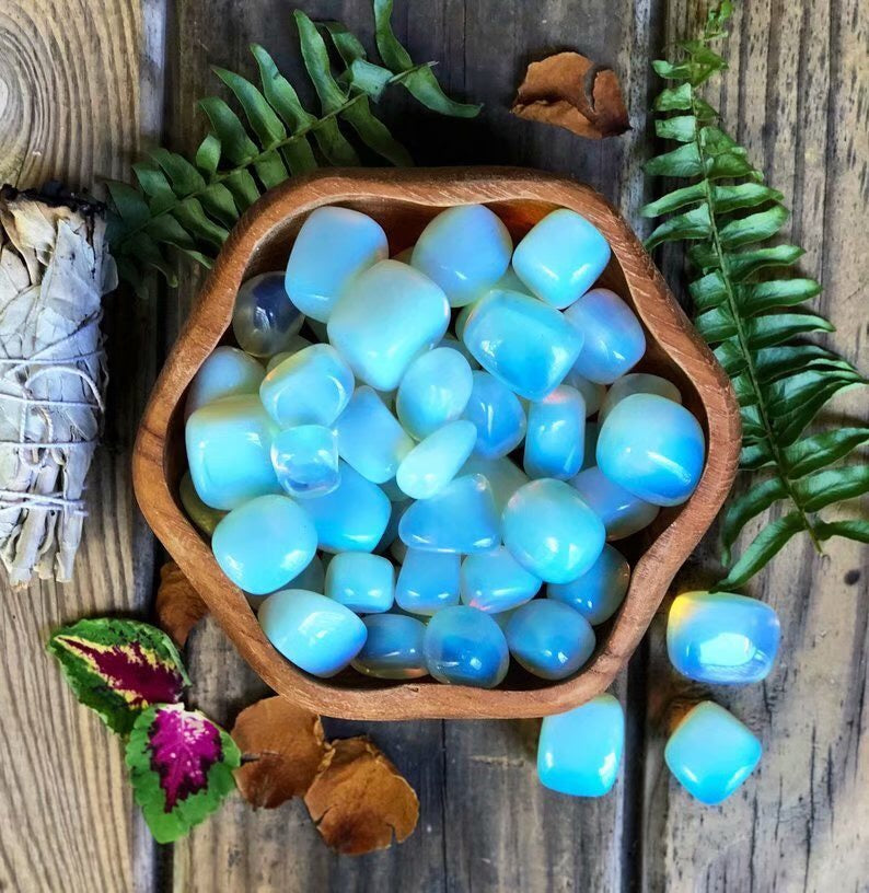 Opal/Moon stone