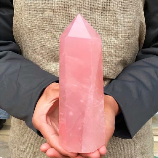 Obelisco de cuarzo rosa